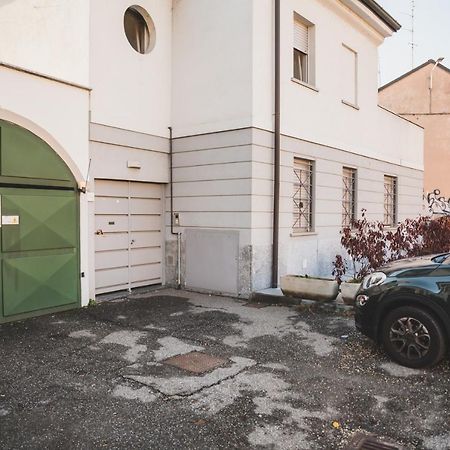 Apartamento Grey House Pavia Con Box Privato Exterior foto