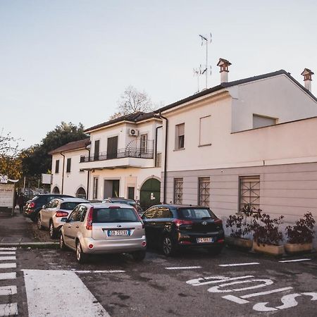 Apartamento Grey House Pavia Con Box Privato Exterior foto