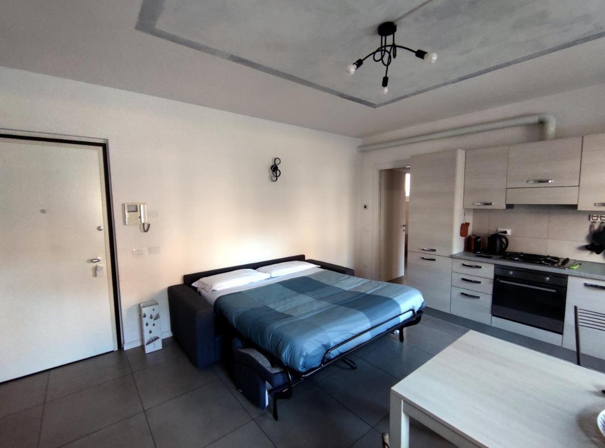 Apartamento Grey House Pavia Con Box Privato Exterior foto